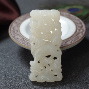 籽料和田白玉貔貅吊坠