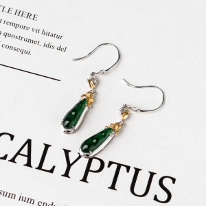 18K糯冰种深绿翡翠福豆耳坠