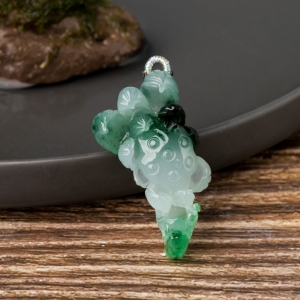糯冰种飘翠翡翠幽莲吊坠