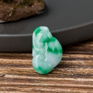 糯冰种飘翠翡翠如意吊坠