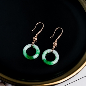 18K糯冰种飘翠翡翠耳坠