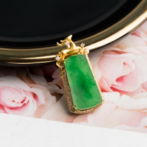 18K糯冰种飘翠翡翠无事牌吊坠