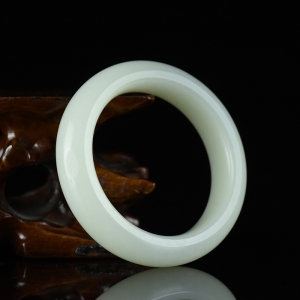 57.5mm山流水料和田白玉手镯