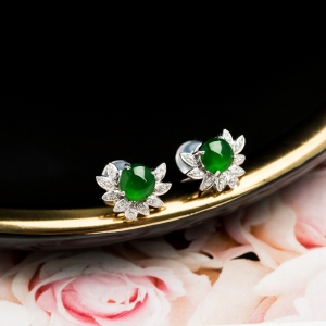 18K糯冰种翠绿翡翠耳钉