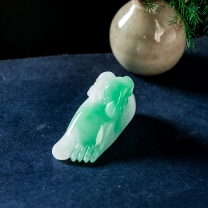 糯冰种飘翠翡翠知足常乐吊坠