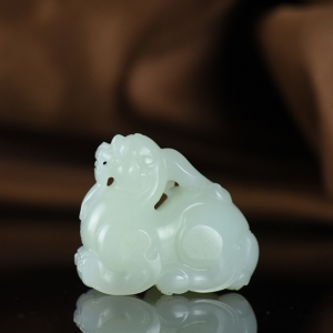 籽料和田白玉貔貅吊坠