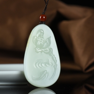 山料和田白玉菡萏吊坠