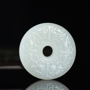 籽料和田白玉守护平安扣吊坠