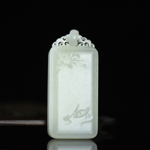 籽料和田白玉山水无事牌吊坠