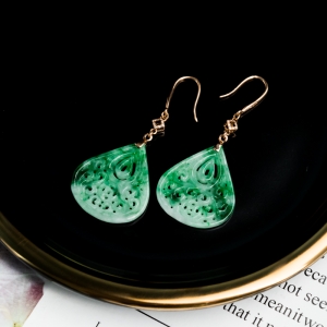 18K糯冰种飘翠翡翠耳坠