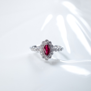 18K鸽血红红宝石戒指