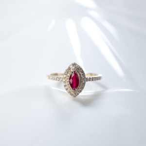 18K鸽血红红宝石马眼形戒指