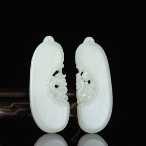 山料和田羊脂白玉龙凤对牌吊坠（二件）