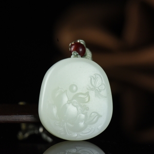 山料和田白玉蝶恋花吊坠