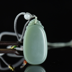 山料和田碧玉无事牌吊坠