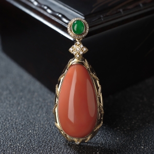 18KMOMO珊瑚水滴吊坠