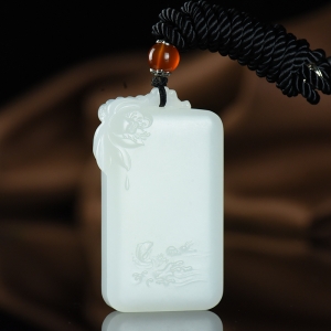 山流水料和田白玉年年有余吊坠