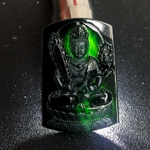 糯冰种墨翠虚空藏菩萨吊坠