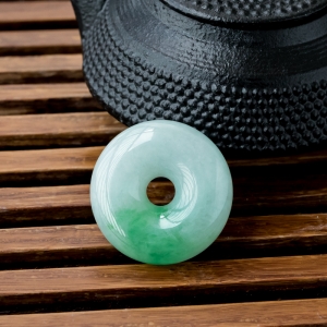 糯冰种飘翠翡翠平安扣吊坠