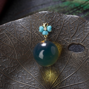 18K墨西哥蓝珀圆珠吊坠