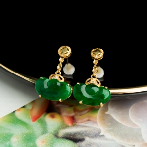 18K糯冰种翠绿翡翠耳坠