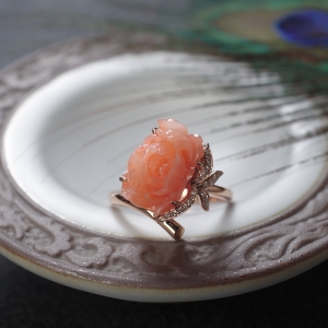 18K深水珊瑚牡丹花戒指