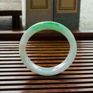 57mm糯冰种飘翠翡翠平安镯