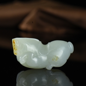 山流水料和田白玉马到成功吊坠