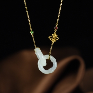 18K籽料和田白玉丝丝相扣锁骨链