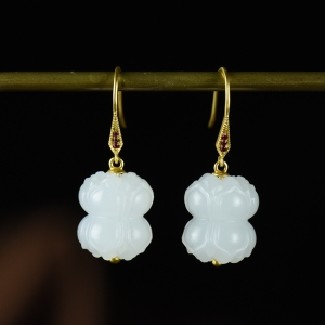18K籽料和田白玉并蒂莲耳坠