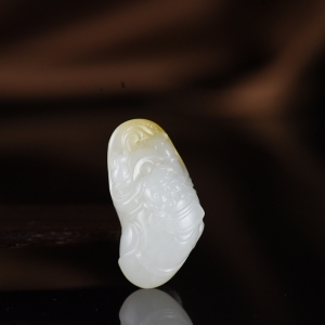 籽料和田白玉财神吊坠