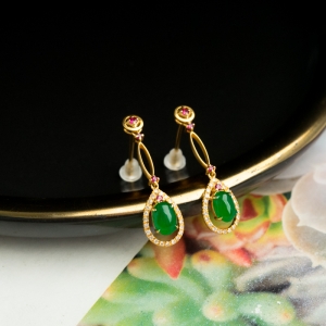 18K糯冰种翠绿翡翠耳坠