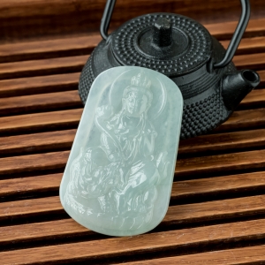 糯冰种浅绿翡翠文殊菩萨吊坠