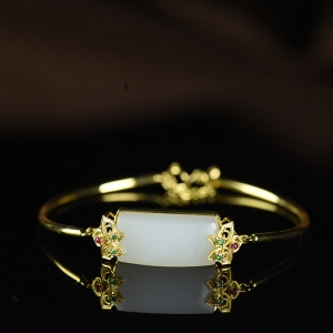 18K籽料和田白玉手镯