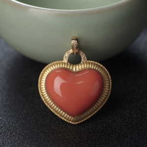 18KMOMO珊瑚心形吊坠