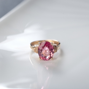 18K粉色碧玺戒指