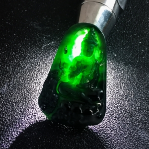 糯冰种墨翠观音吊坠