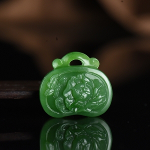 山料和田碧玉花开富贵平安锁吊坠