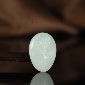 籽料和田白玉财神吊坠