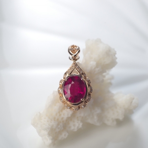 18K玫红碧玺吊坠