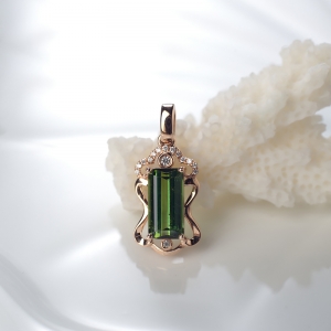 18K深绿色碧玺吊坠