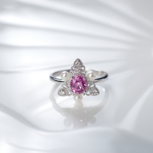 18K粉色蓝宝石戒指