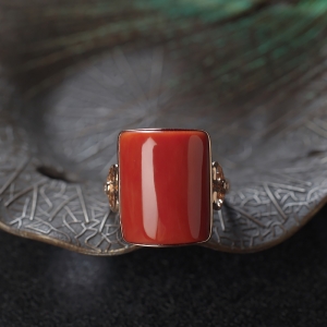 18KMOMO珊瑚方形戒指