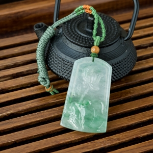 糯冰种飘翠翡翠一品青莲吊坠