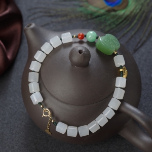 山料和田白玉桶珠手链