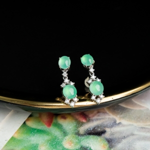 18K冰种浅绿翡翠耳坠