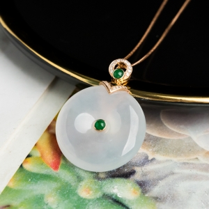 18K糯冰种翡翠平安扣项链