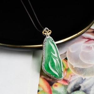 18K糯冰种飘翠翡翠百年好合项链