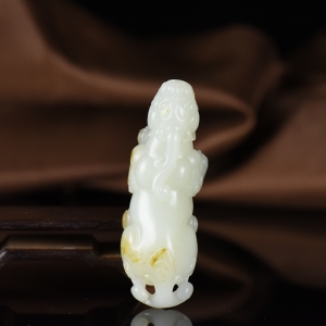 籽料和田白玉貔貅吊坠