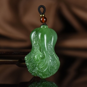 山料和田碧玉百财吊坠